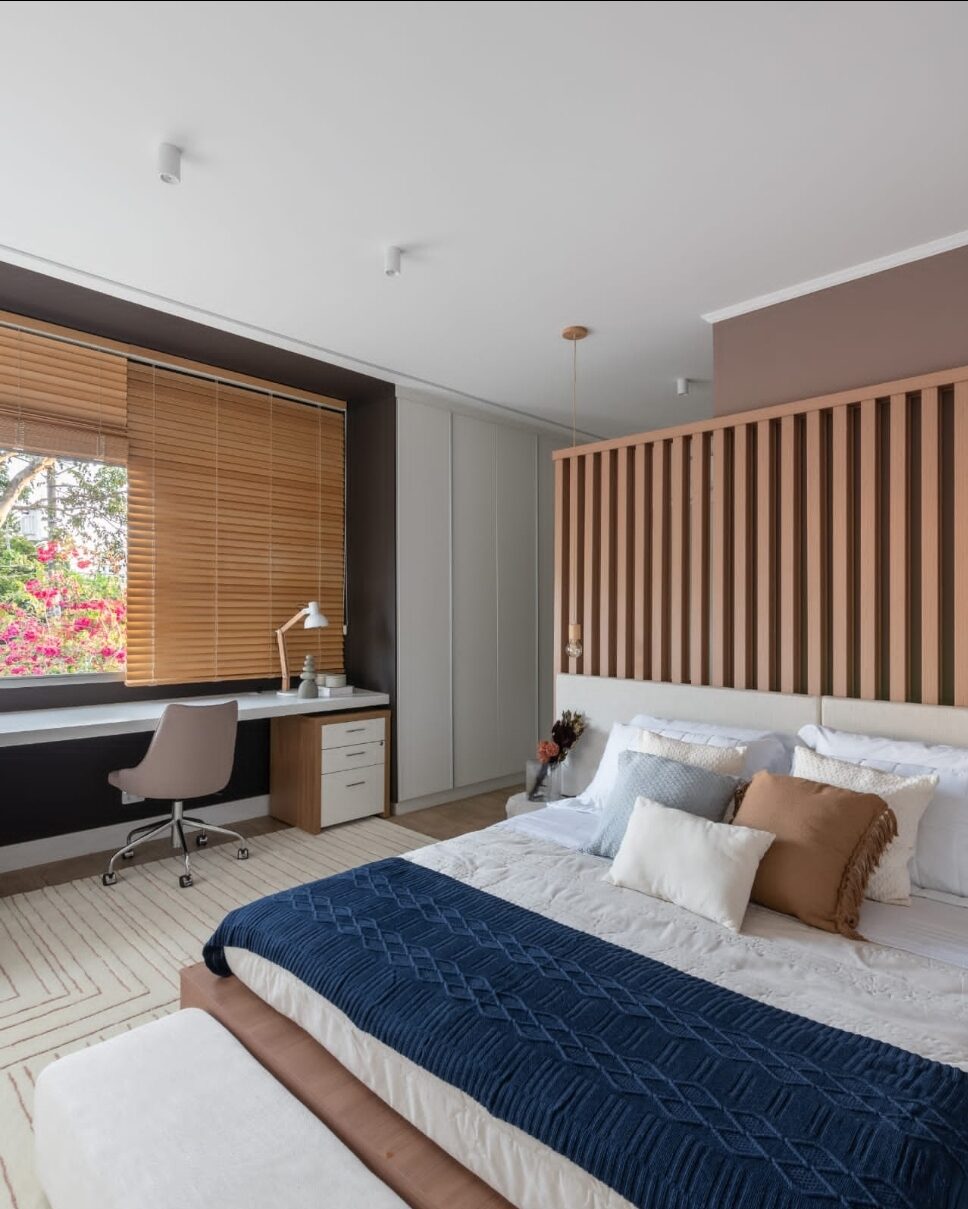 Breeze between bedroom and home office