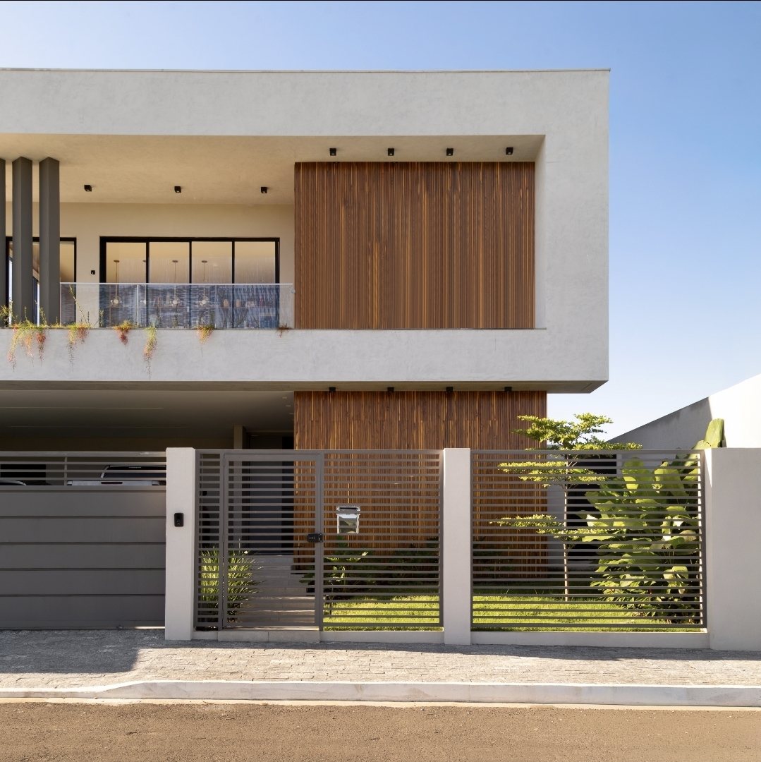 Teak Wood Line: room