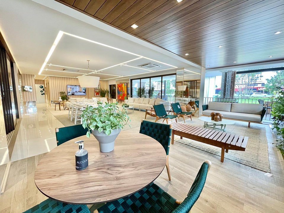 Living room with slatted ceiling