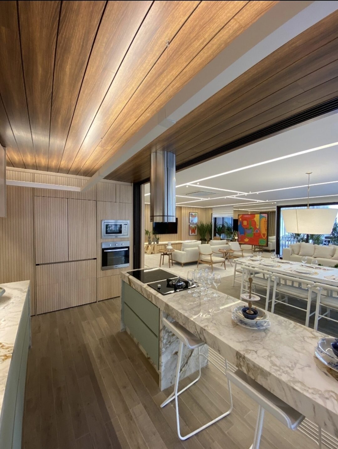 Kitchen with slatted ceiling