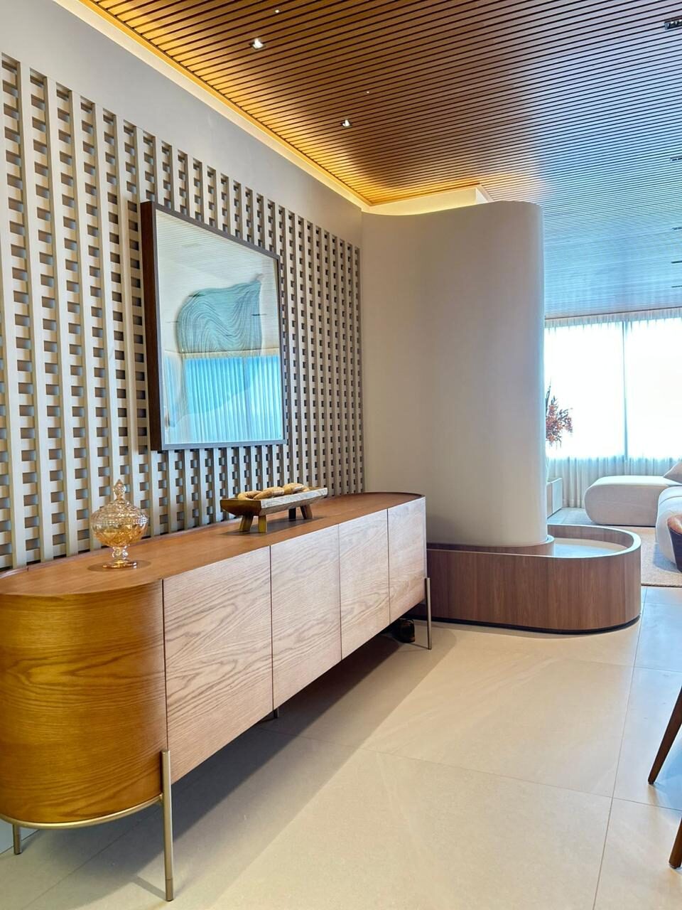 Slatted ceiling with open-pattern panel