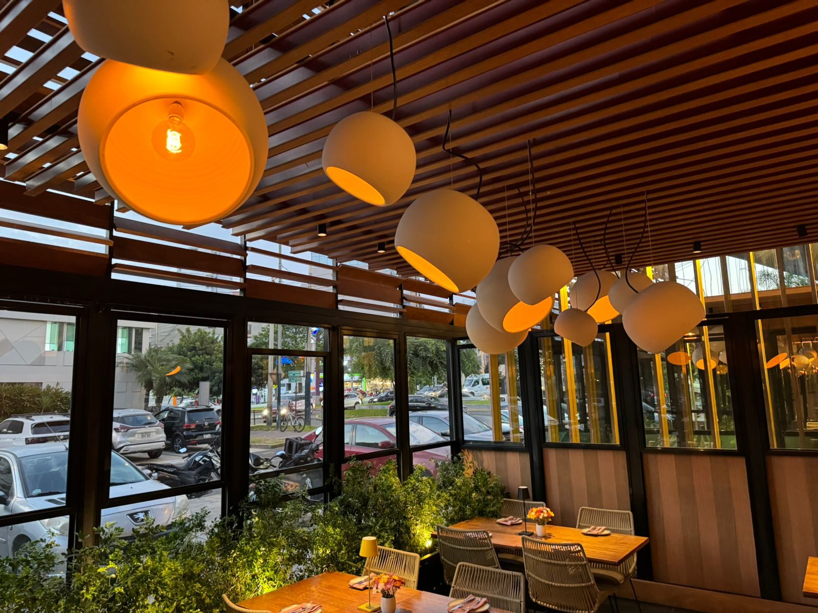 Restaurant with slatted ceiling
