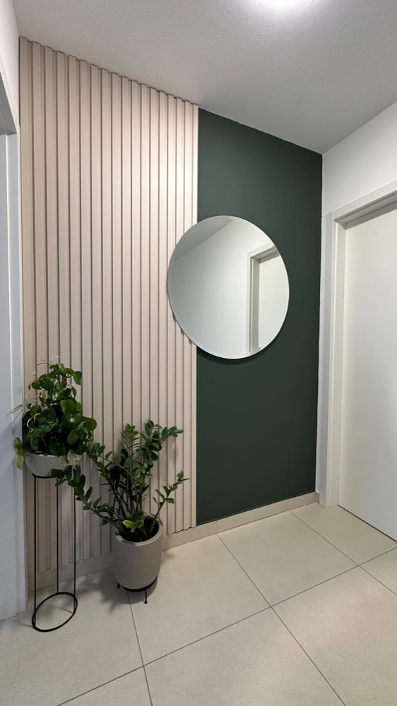 Project by Nágella Voss: Hallway: before and after